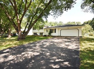 801 Oak Ridge Point NE, Blaine, MN 55434