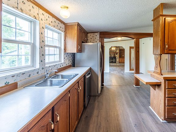 4th image of 325 Ducktown St