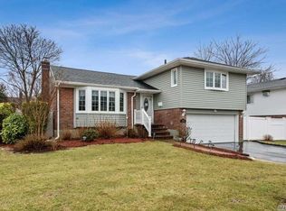 3684 Lynn Ln, Wantagh, NY 11793