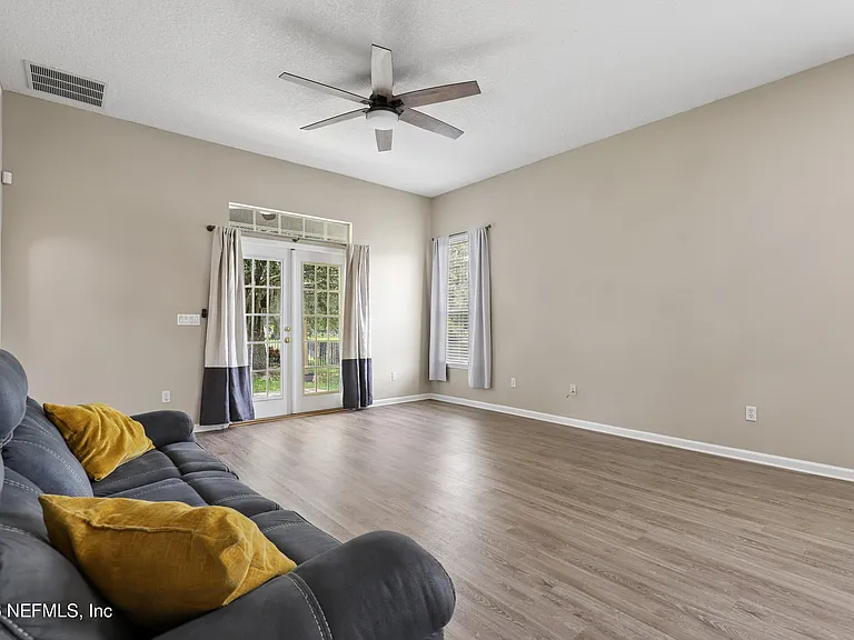 11242 Panther Creek Pkwy — Photo 13