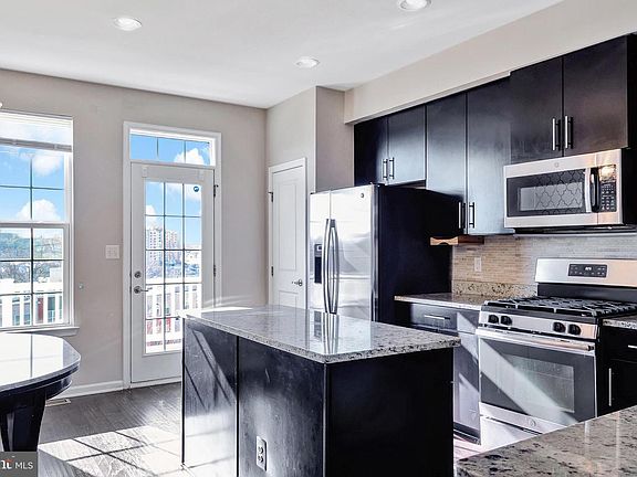 5th image of 1111 Trenton Pl SE
