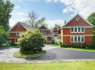 9 Sterling Rd N, Armonk, NY 10504