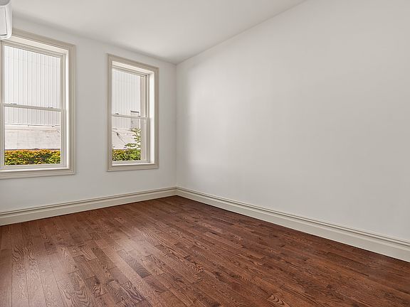 5th image of 167 Sterling St #2