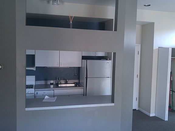 3rd image of 1461 W Fullerton Ave APT 2R