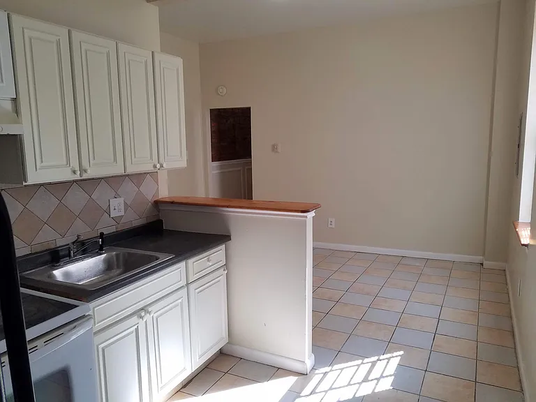1323 W Butler St #1 — Photo 18