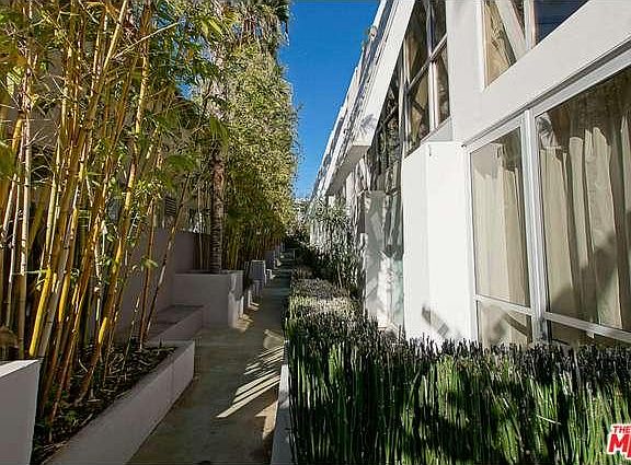 4th image of 8223 Norton Ave APT 4