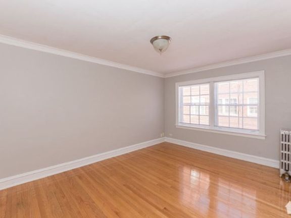 2nd image of 1716 W Albion Ave #D