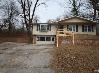 18 Burch Dr, Dupo, IL 62239