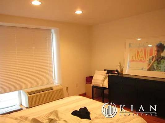 Rented by Kian Realty | media 17