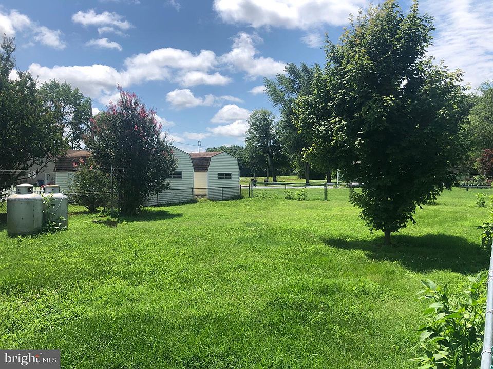 2nd image of 22 Governors Ave