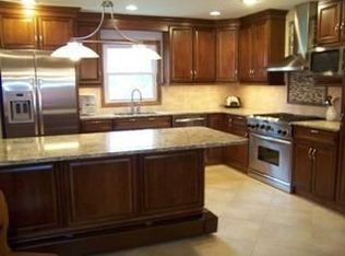 11 Trenton Rd, Fishkill, NY 12524