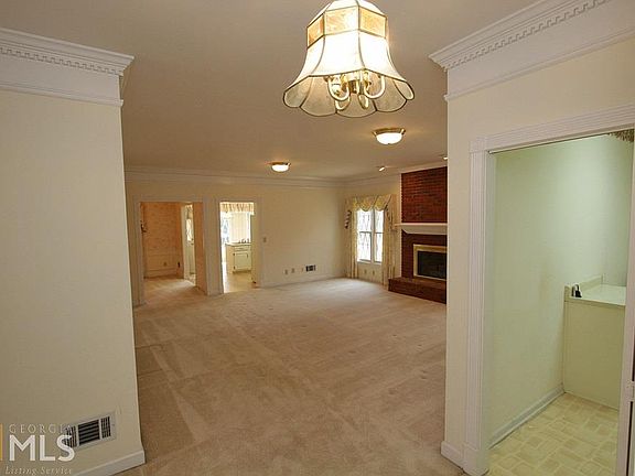 5th image of 2280 Burlington Ln