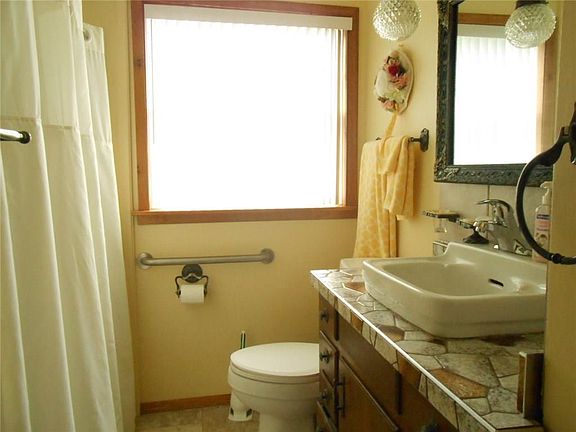 5th image of 2629 Woodrow Ave