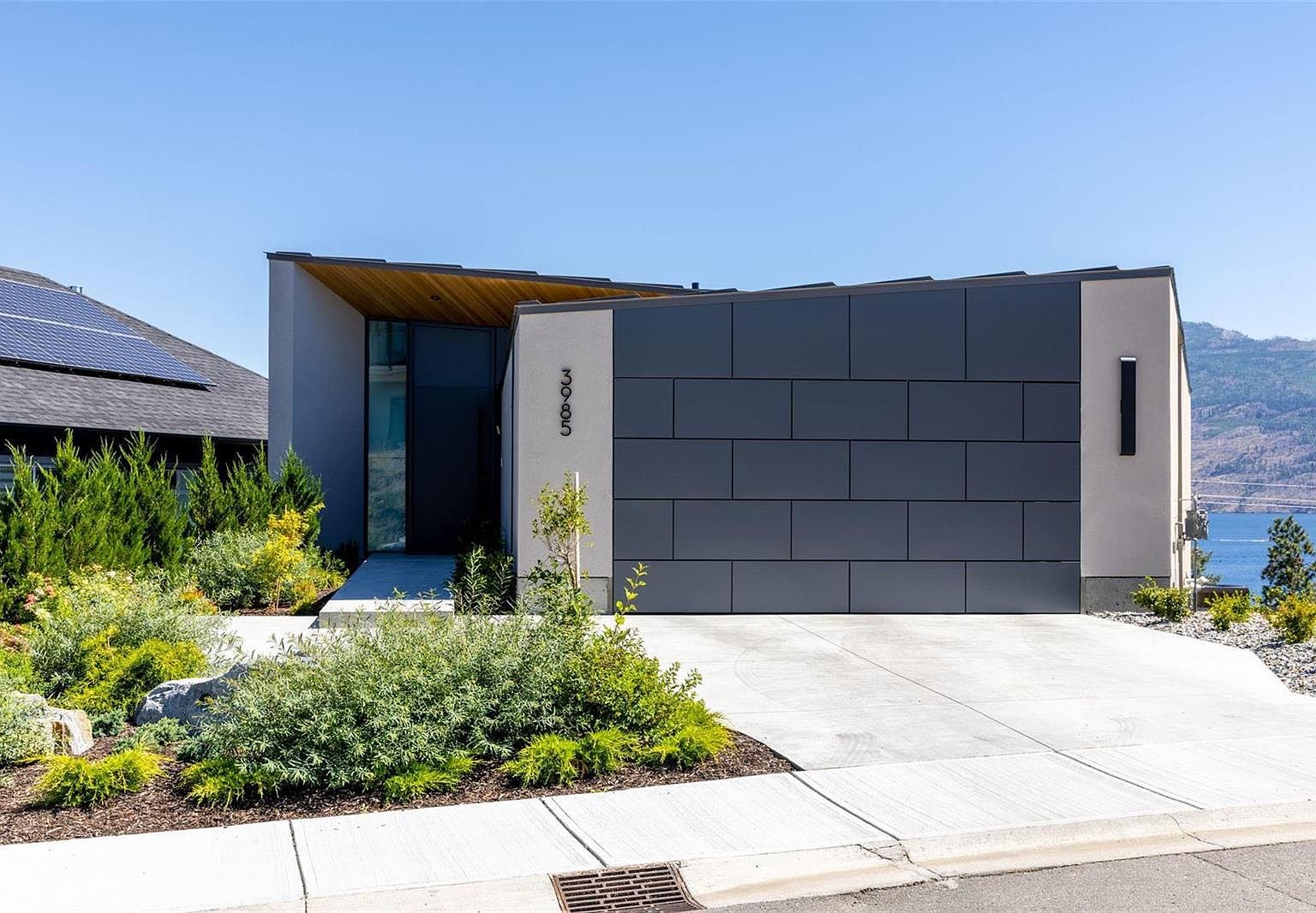 3985 Beachview Dr, West Kelowna, BC V4T 2K1 Zillow