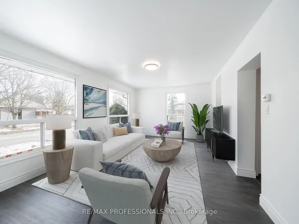174 Thirtieth St, Toronto, ON M8W 3C5