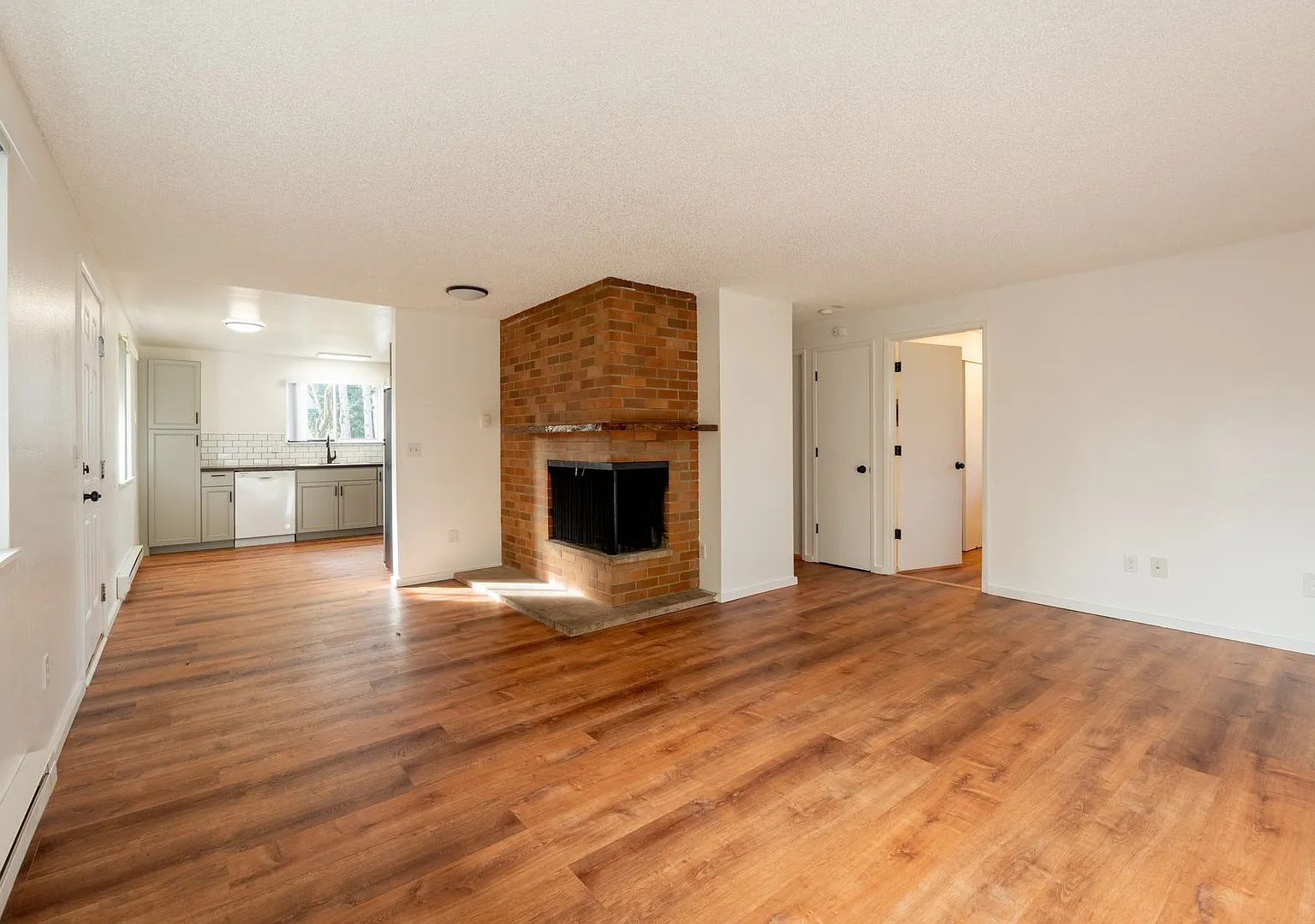 Washington Square Apartments — Photo 3