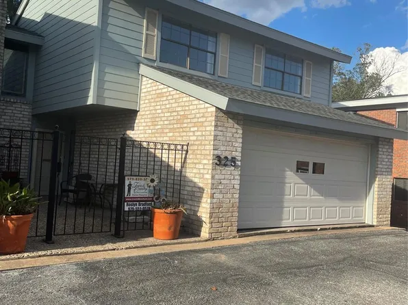 325 E Main St, Brenham, TX 77833