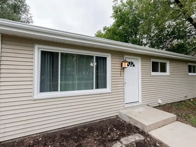 N734 Barry Ave — Photo 15