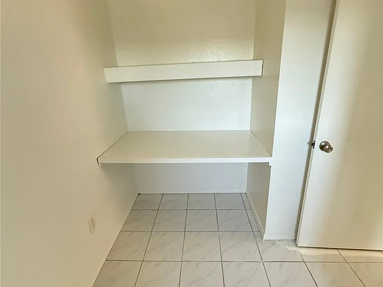 43 Golden Glen St — Photo 16