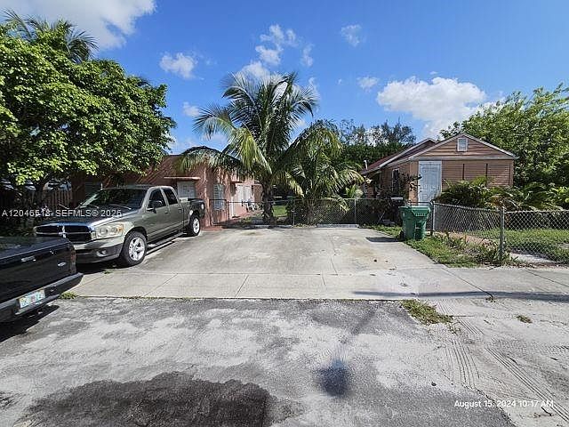 1st image of 22 SW 11th St