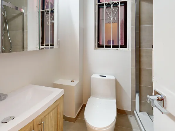 324 East 90th Street image 10 of 13