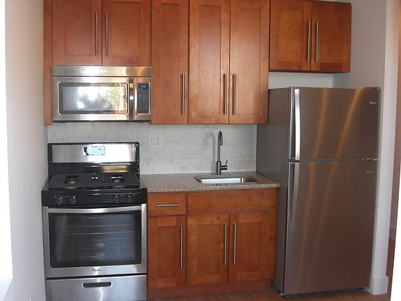 2nd image of 2713 W Girard Ave