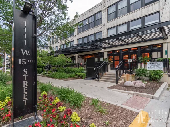 1111 W 15th St Unit 123, Chicago, IL 60608