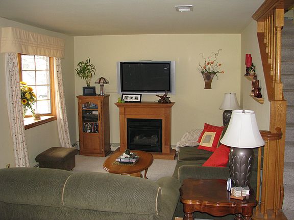Living Room w/Gas Fireplace