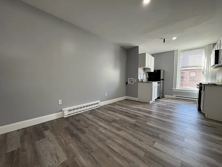 460-3 N Main St — Photo 3