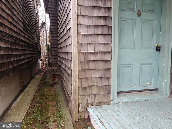 3rd image of 109 S Liberty St