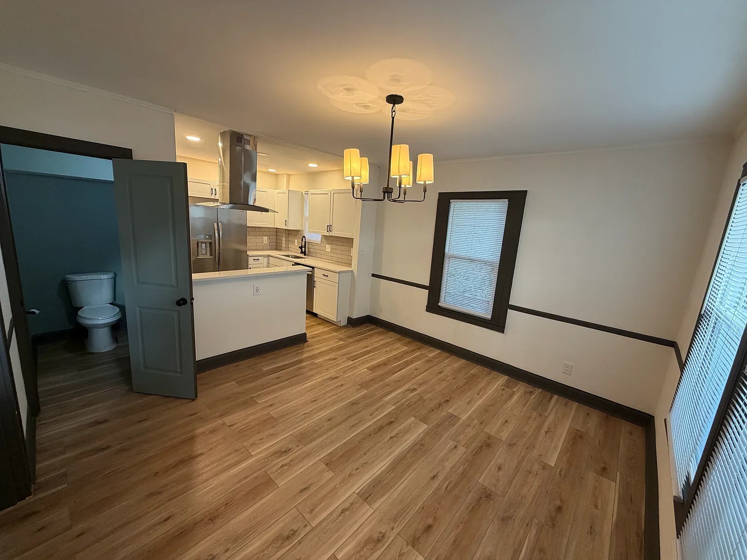 1130 Wilson Ave — Photo 3