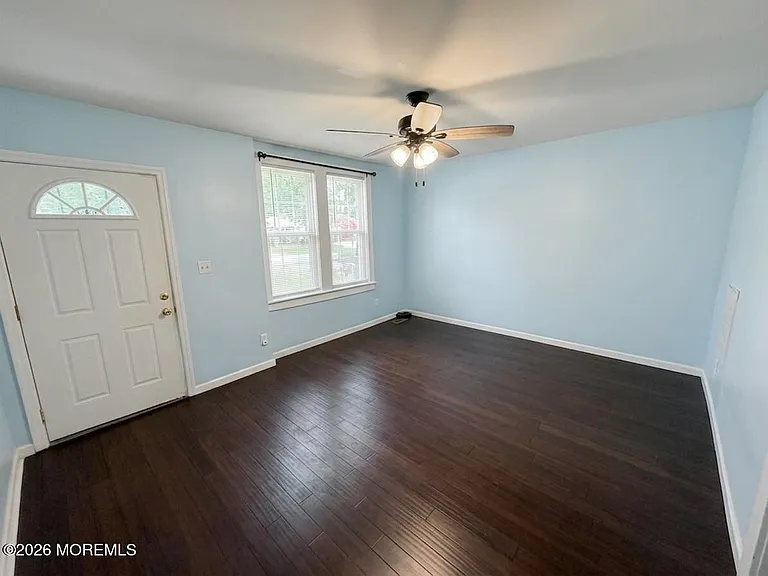 289 Rose St — Photo 4