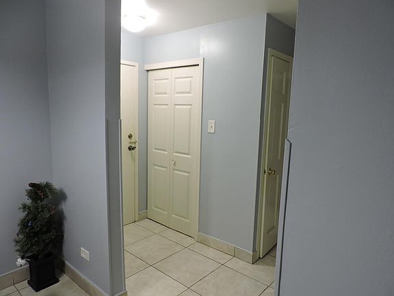 3rd image of 693 E Fullerton Ave #106