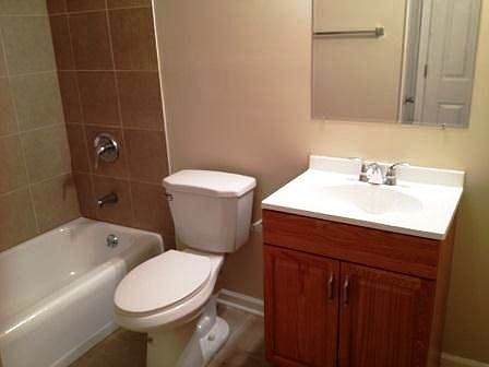 2nd image of 3737 N Harlem Ave APT 15