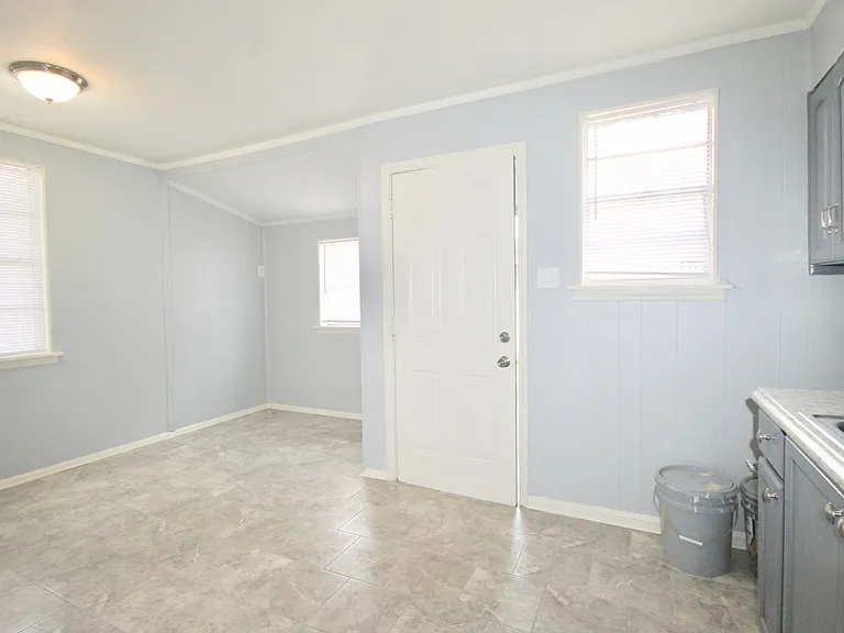 4346 Falcon Dr — Photo 2