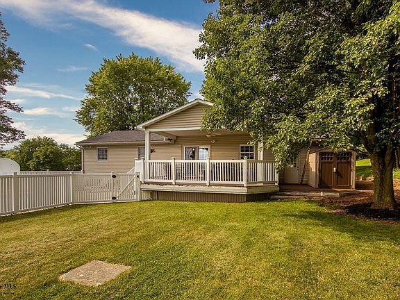 5th image of 887 Rainbow Dr NE