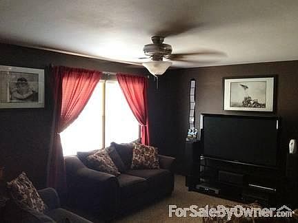 2nd image of 626 Leslie Ave