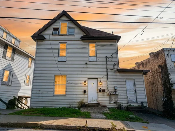 692 Willey St, Morgantown, WV 26505