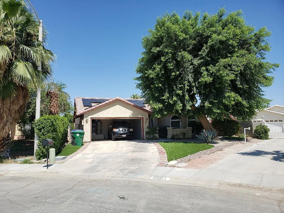 68412 Descanso Cir