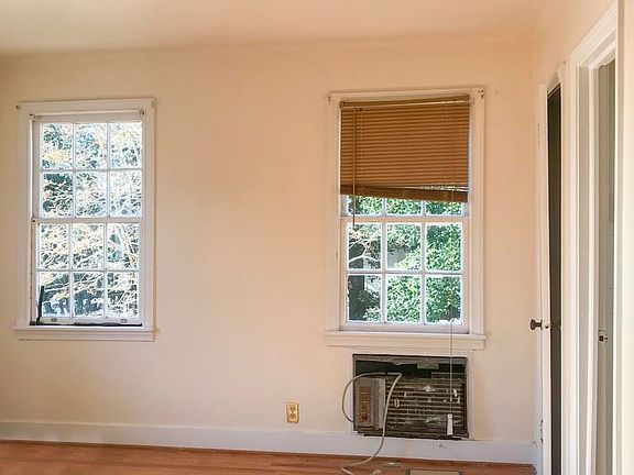 5th image of 2563 Central Ave #2563
