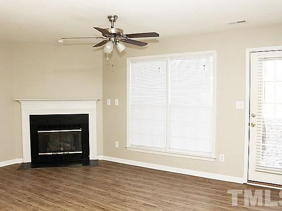 4th image of 304 Knightsborough Way