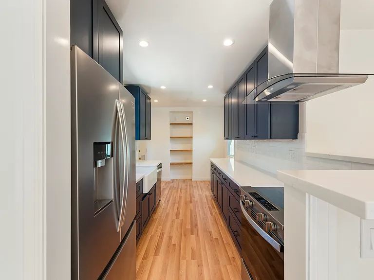 301 Frances St — Photo 8