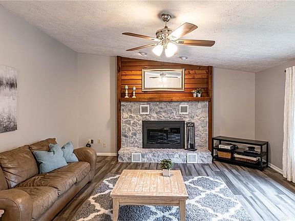 4th image of 9009 Woodstream Ln
