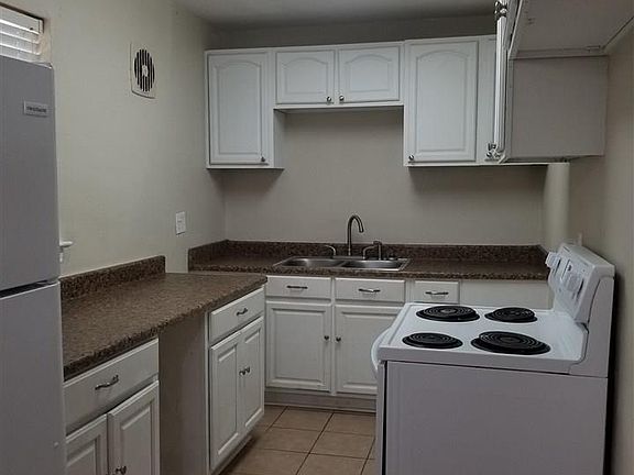 3rd image of 232 Emerald Ave