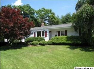 13 Blossom Ln E, Middletown, NJ 07748