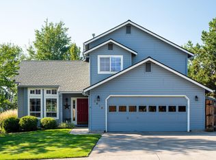 3810 SW Volcano Pl, Redmond, OR 97756