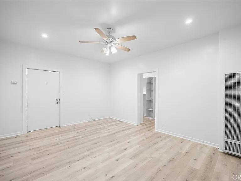 131 S Jackson St #203 — Photo 6