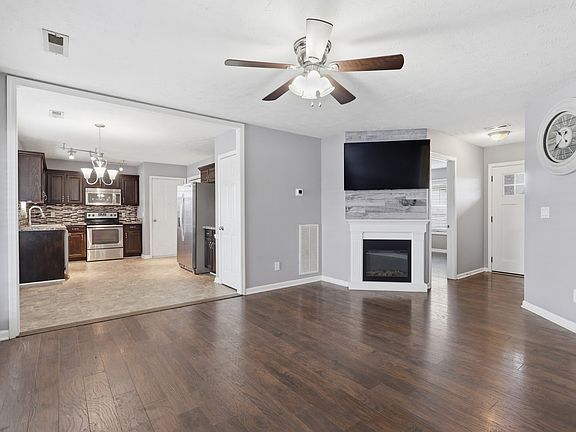 2nd image of 9022 Nevada Ave