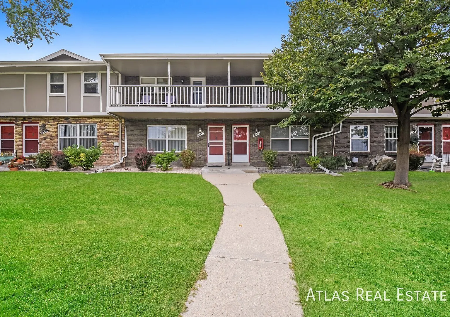 2 bed, 1.5 bath, 1810 sqft, $2,605 — Photo 1