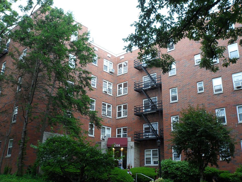 Building with elevator